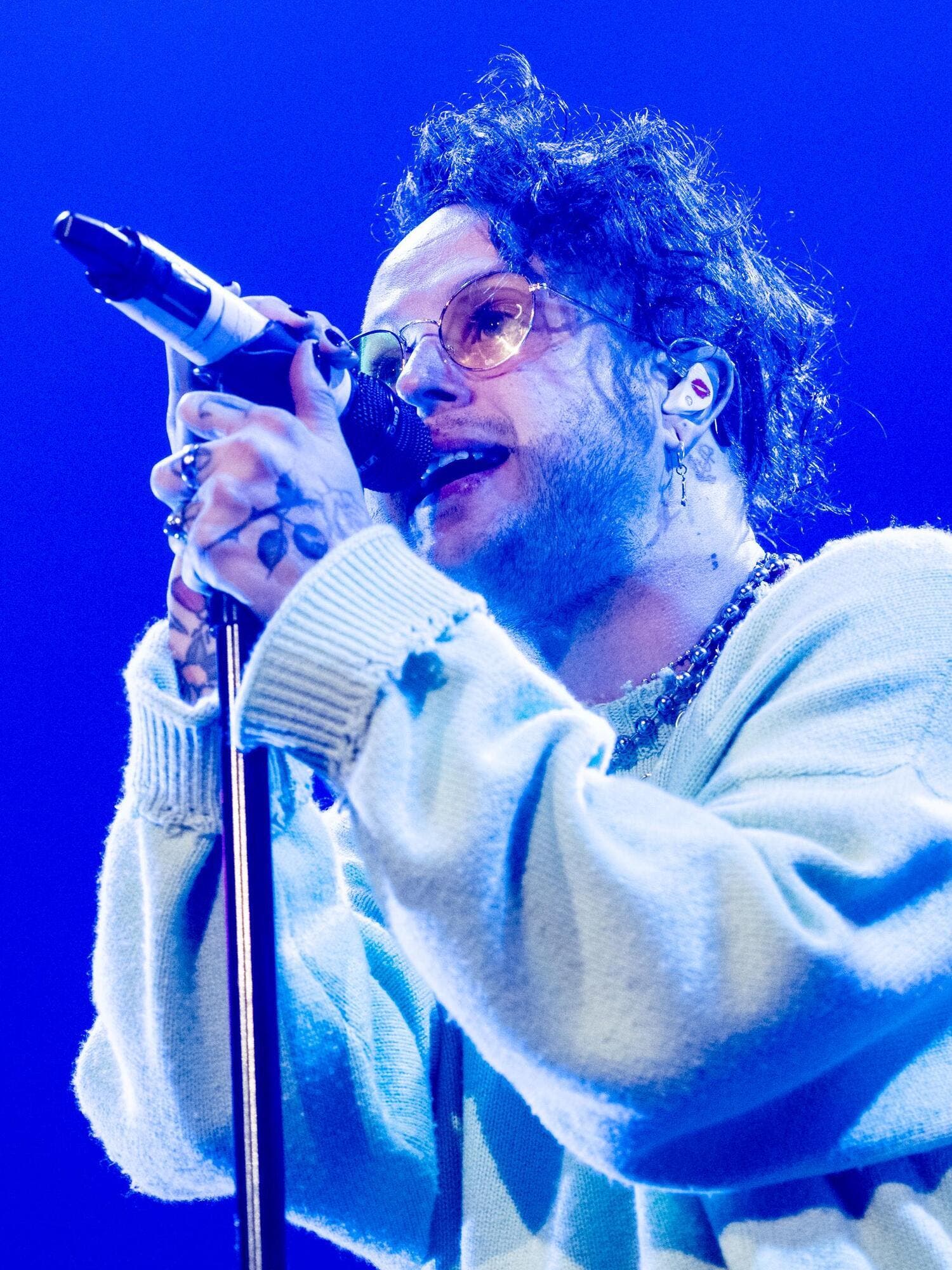 Promotional image for lovelytheband parking