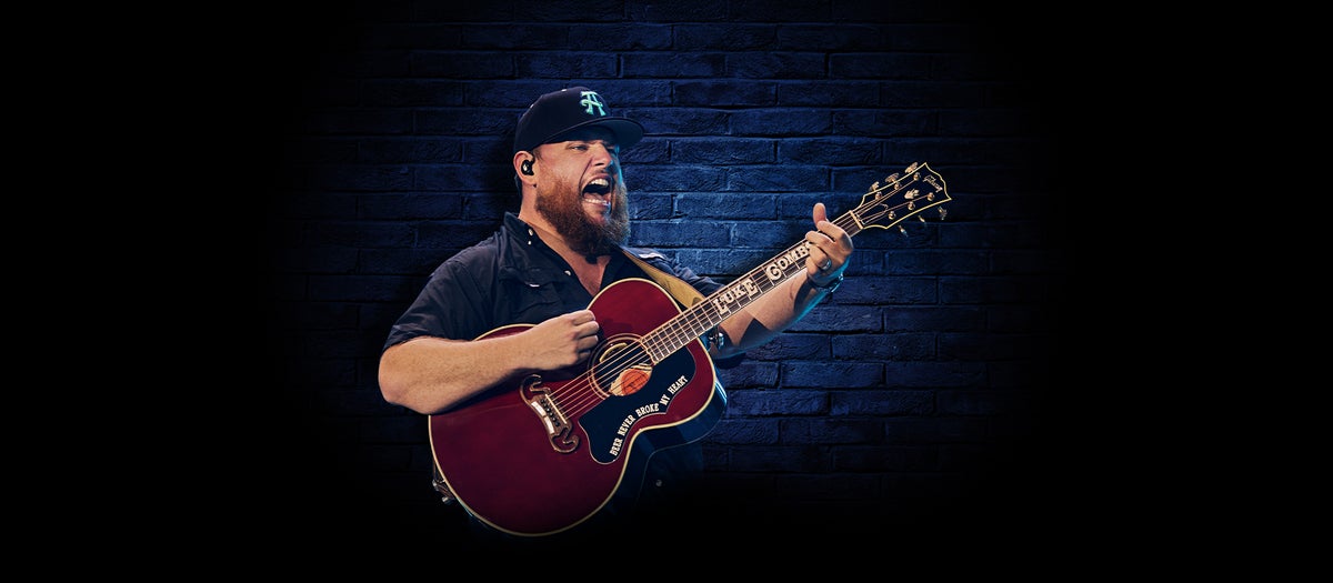 Luke Combs live — Ford Field, Detroit