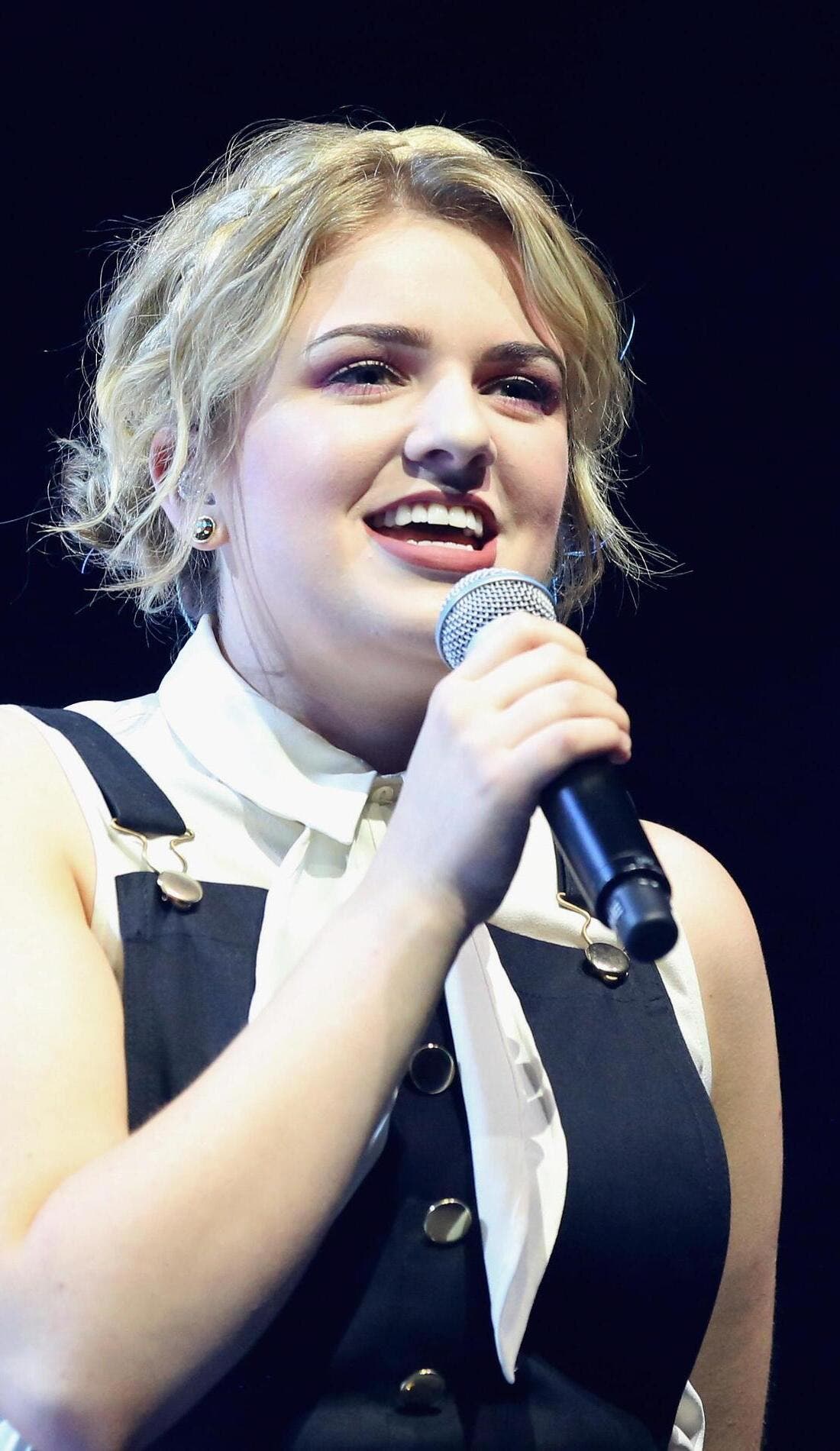 Maddie Poppe promotional image for upcoming events and ticket sales