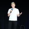 Mae Martin