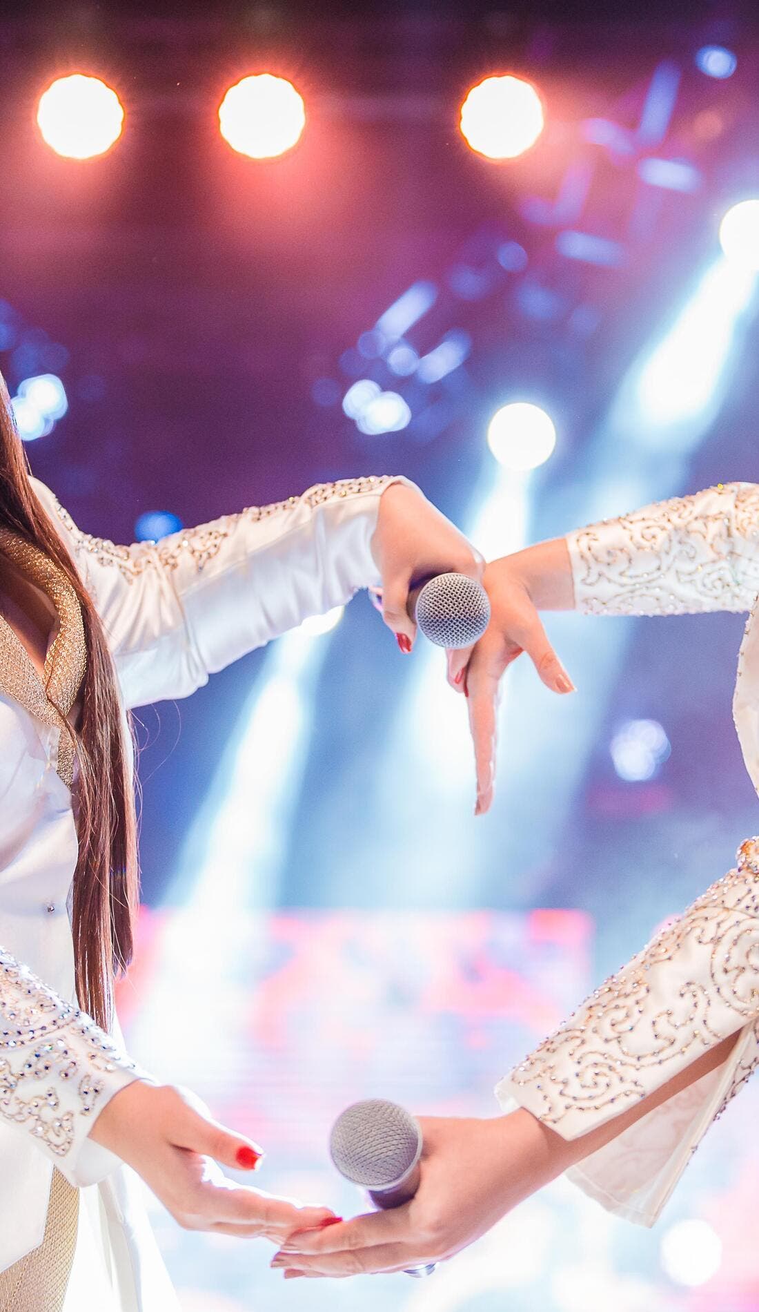 Maiara & Maraisa promotional image for upcoming events and ticket sales