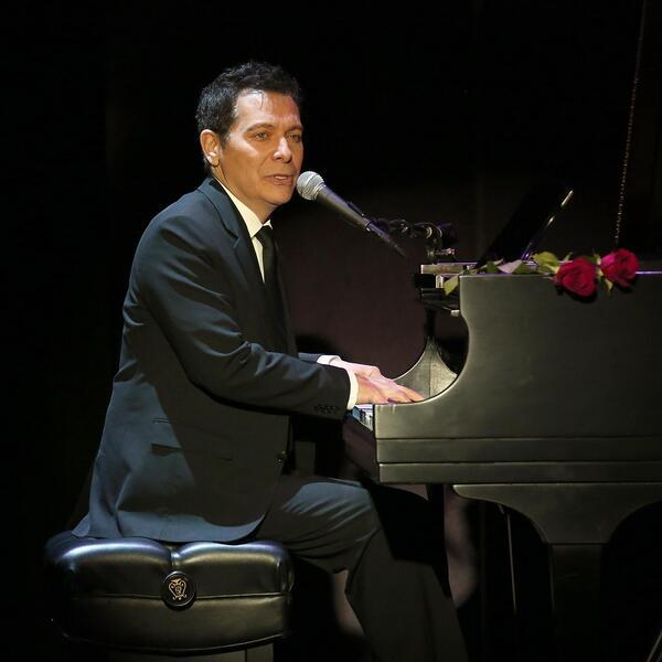 Michael Feinstein image