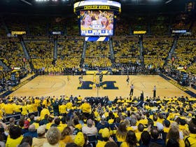 Michigan Wolverines Mens Basketball à Crisler Center