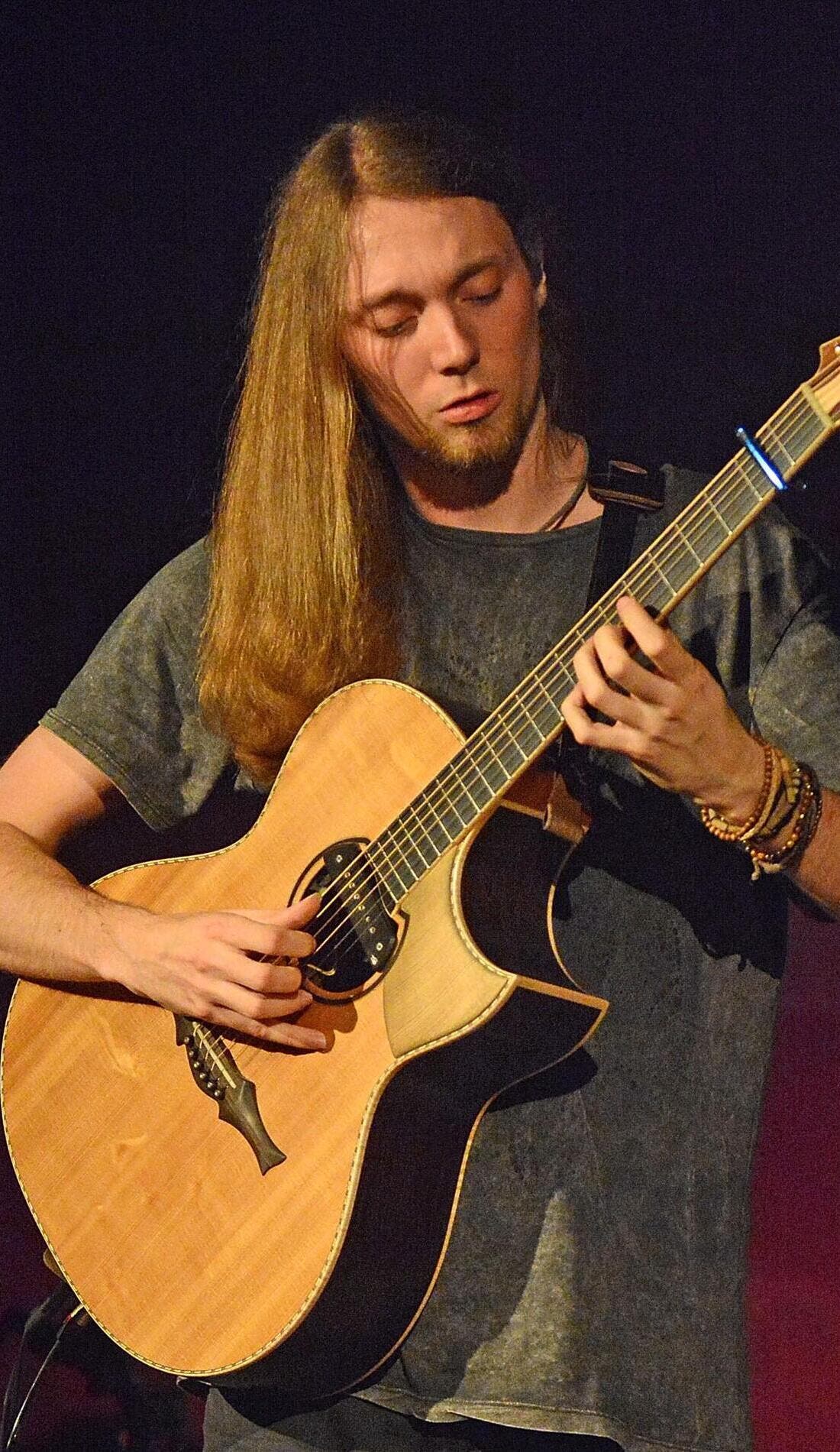 Mike Dawes promotional image for upcoming events and ticket sales