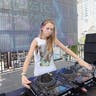 Nora En Pure
