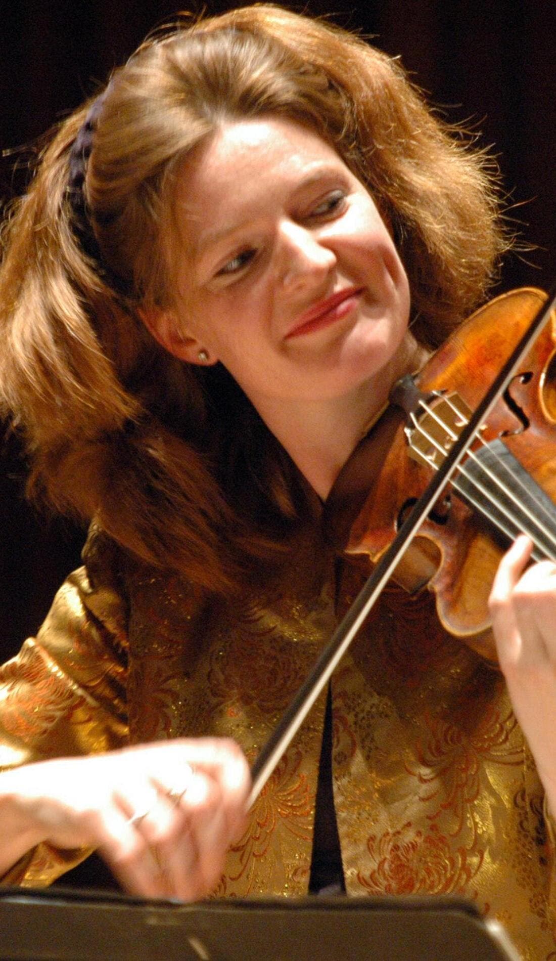 Rachel Podger promotional image for upcoming events and ticket sales