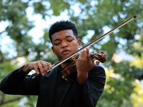 Randall Goosby, violin