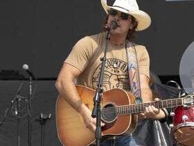 Whiskey Rose home performer