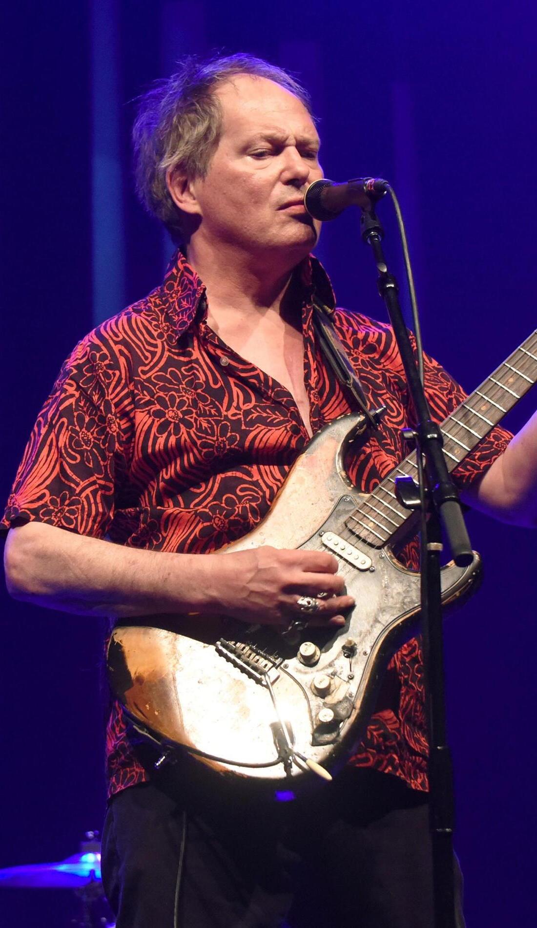 1100x1900.jpg?auto=webp&width=