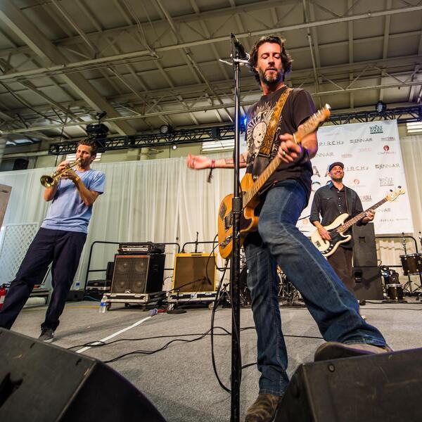 Roger Clyne & The Peacemakers