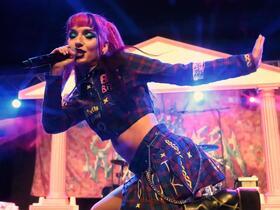 Find the Best Seats to Scene Queen