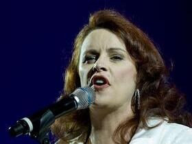 Sheena Easton