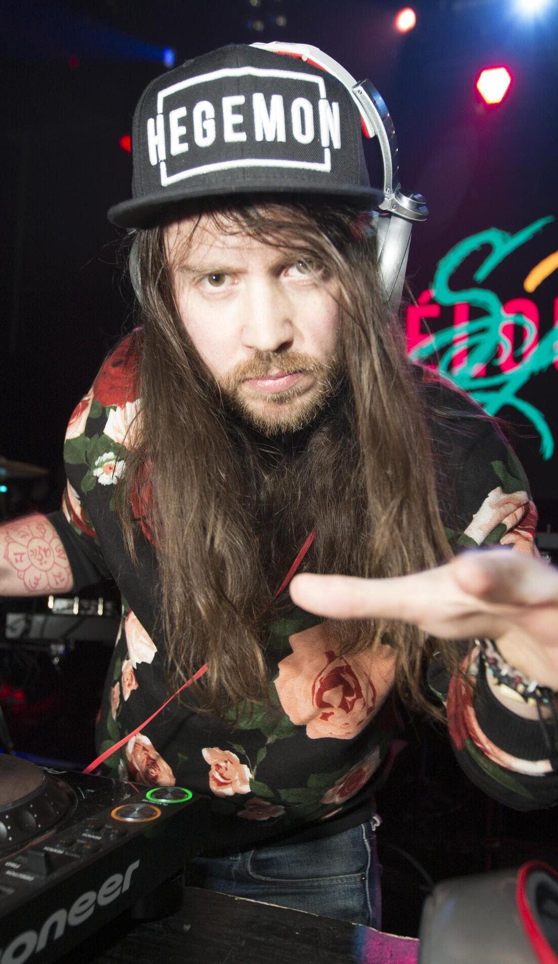 SteLouse promotional image for upcoming events and ticket sales