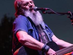 Steve Earle