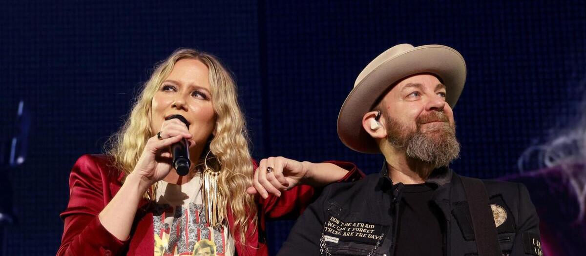 Sugarland live — Texas Trust CU Theatre, Grand Prairie