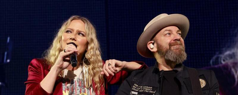 Sugarland at First Horizon Coliseum
