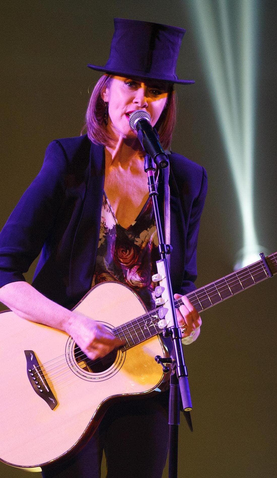 Suzanne Vega promotional image for upcoming events and ticket sales