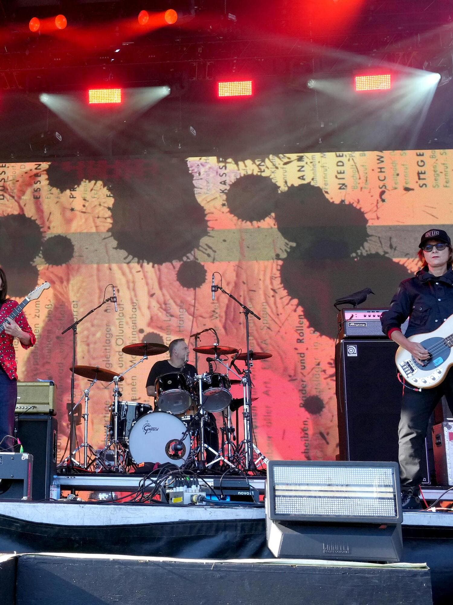 The Breeders with Twisted Teens at Hollywood Palladium in Los Angeles, CA