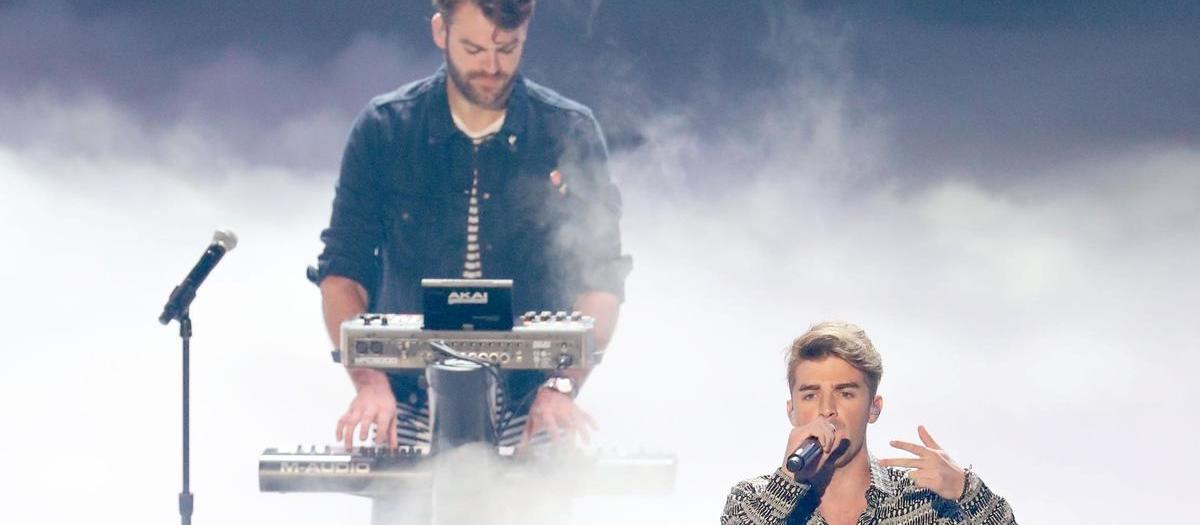 The Chainsmokers - Encore Beach Club