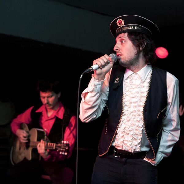 The Moldy Peaches image