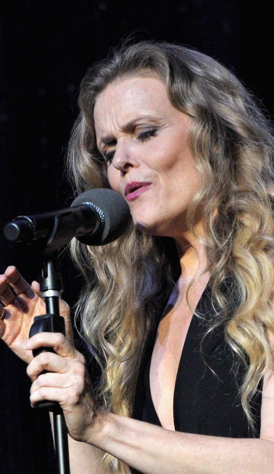 Tierney Sutton promotional image for upcoming events and ticket sales