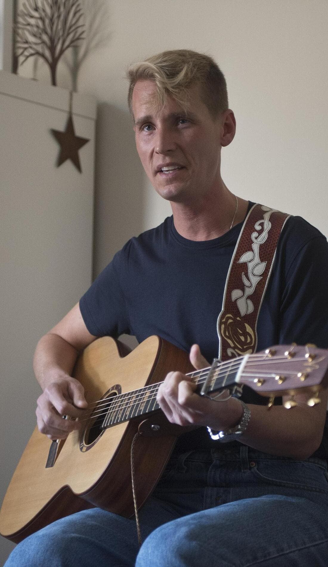 Tom Brosseau promotional image for upcoming events and ticket sales