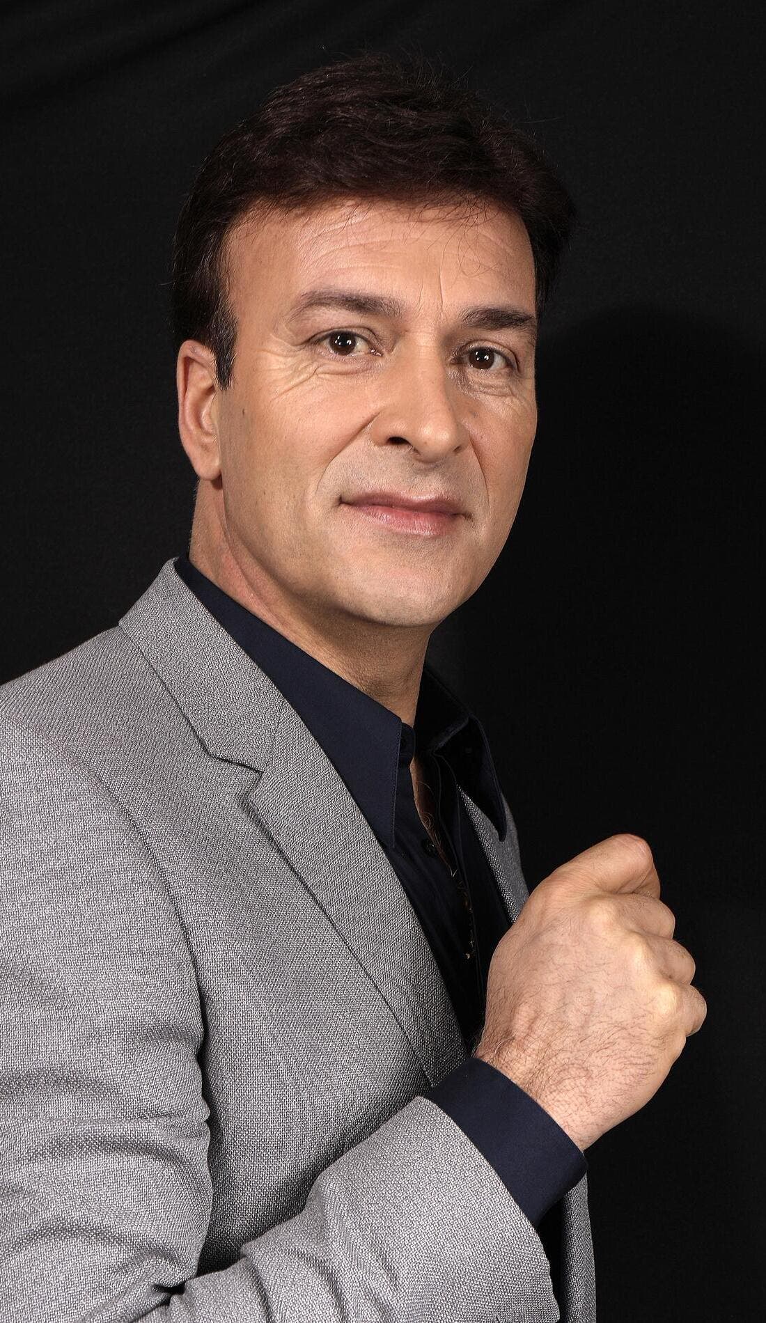 Tony Carreira promotional image for upcoming events and ticket sales