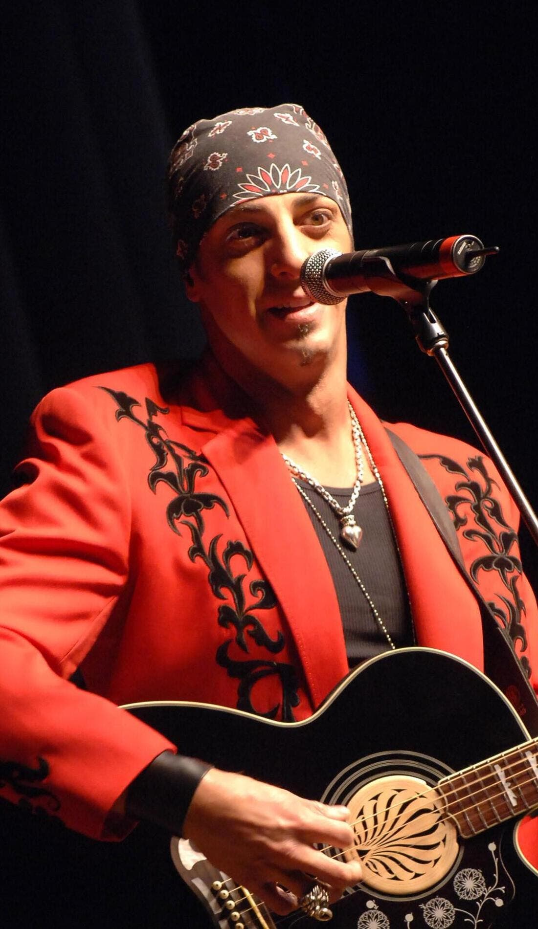 Trent Tomlinson promotional image for upcoming events and ticket sales
