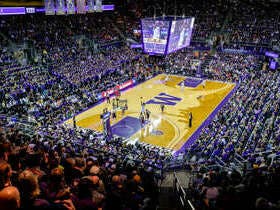 Washington Huskies Mens Basketball at Alaska Airlines Arena at Hec Edmundson Pavilion