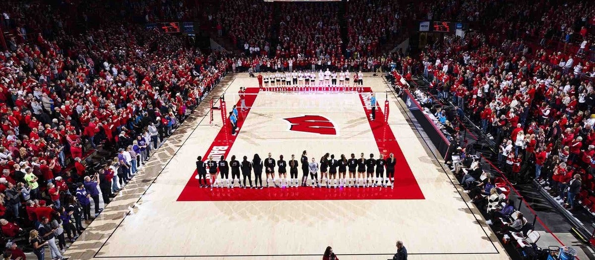 Wisconsin Badgers Womens Volleyball - Wisconsin Field House