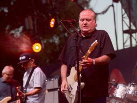 X & Los Lobos