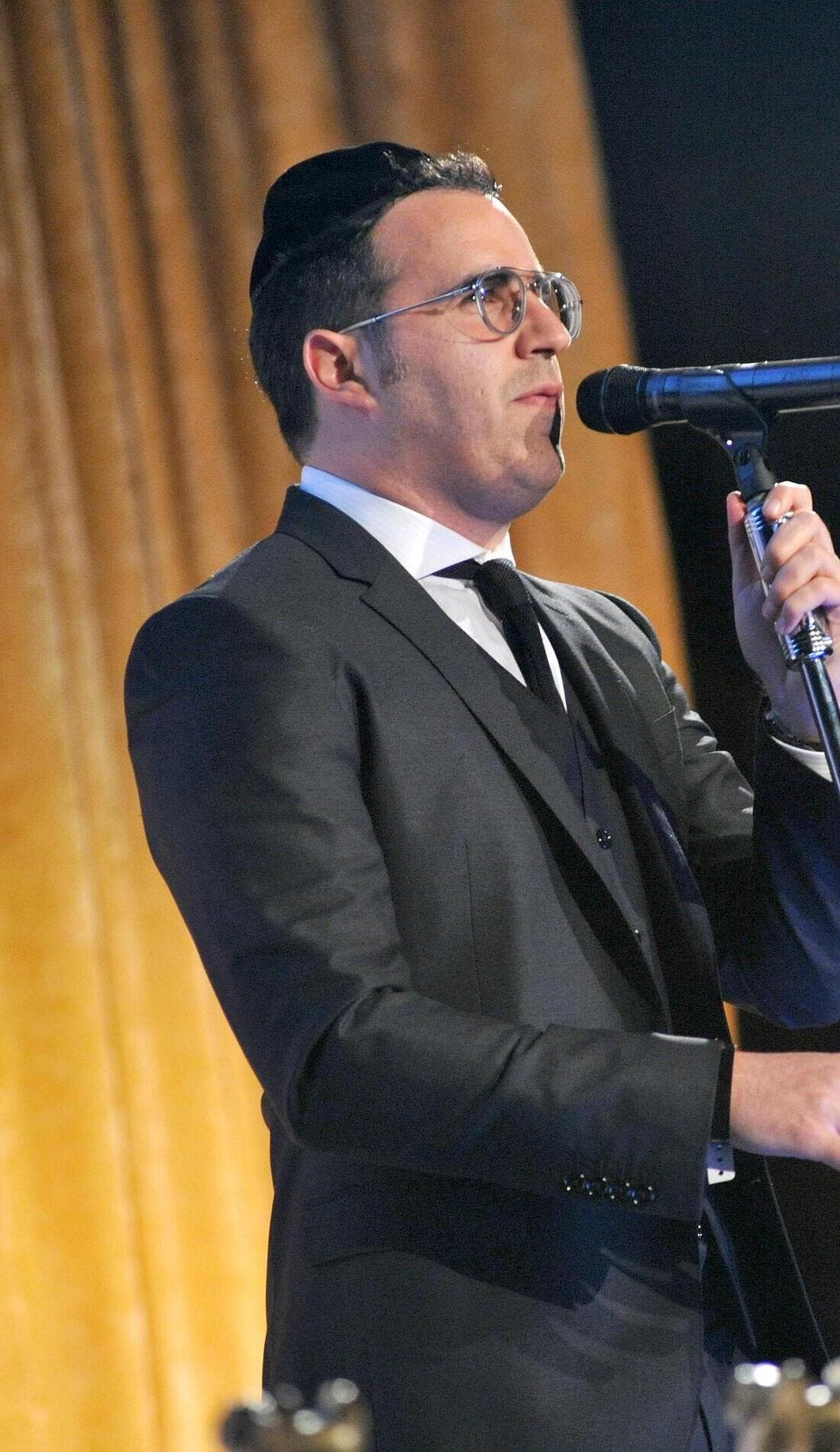Yaakov Shwekey promotional image for upcoming events and ticket sales