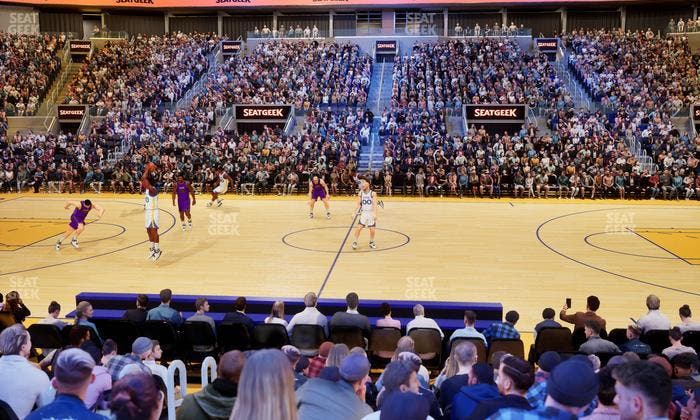 Chase Center - Section Courtside Lounge 8 Seat View
