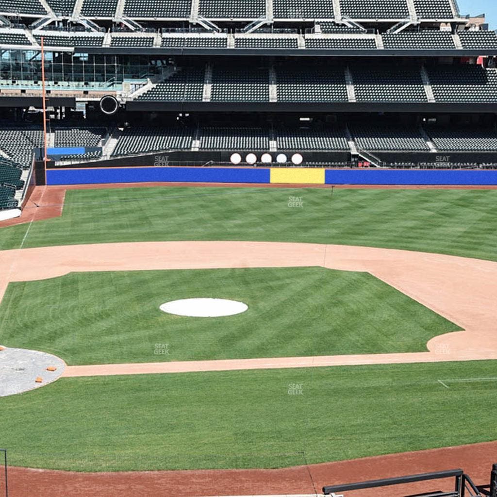 Citi Field - Section Empire Suite 214 Seat View