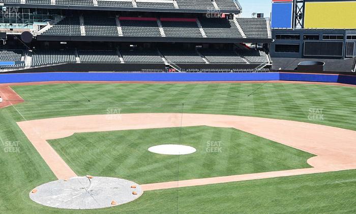 Citi Field - Section Empire Suite 217 Seat View
