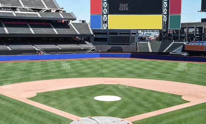 Citi Field - Section Empire Suite 221 Seat View