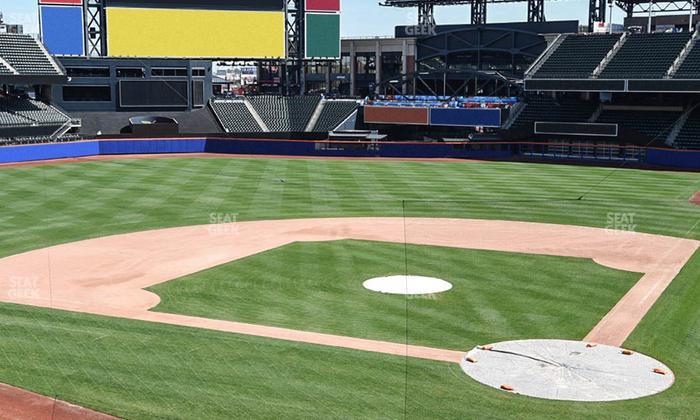 Citi Field - Section Empire Suite 226 Seat View