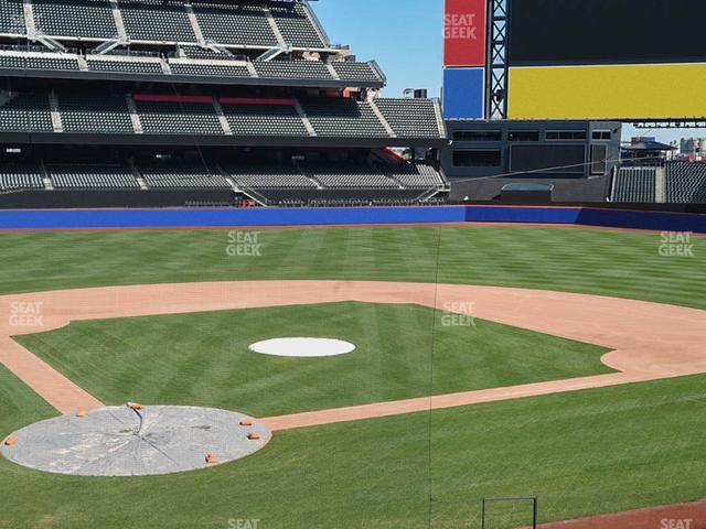 Citi Field - Section Hyundai Club 117 Seat View
