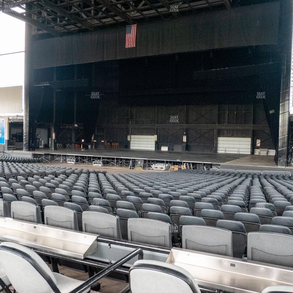 Credit Union 1 Amphitheatre - Section Vip Box 121 Seat View