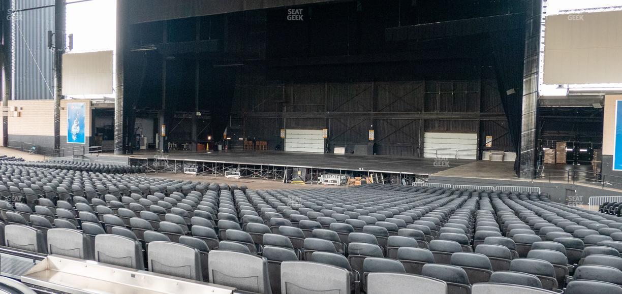 Credit Union 1 Amphitheatre - Section Vip Box 121 Seat View