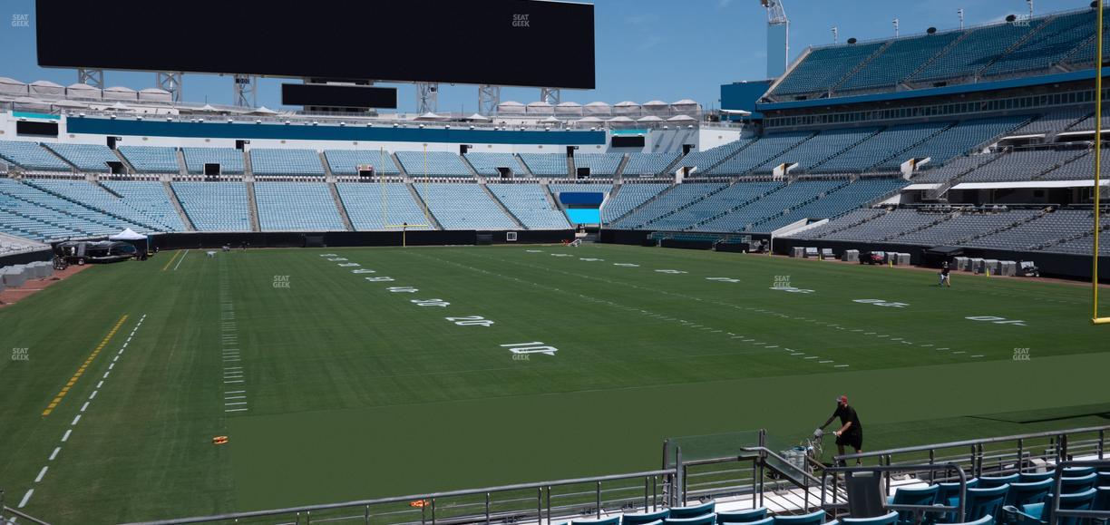 EverBank Stadium - Section Bud Light Party Zone 18 Seat View