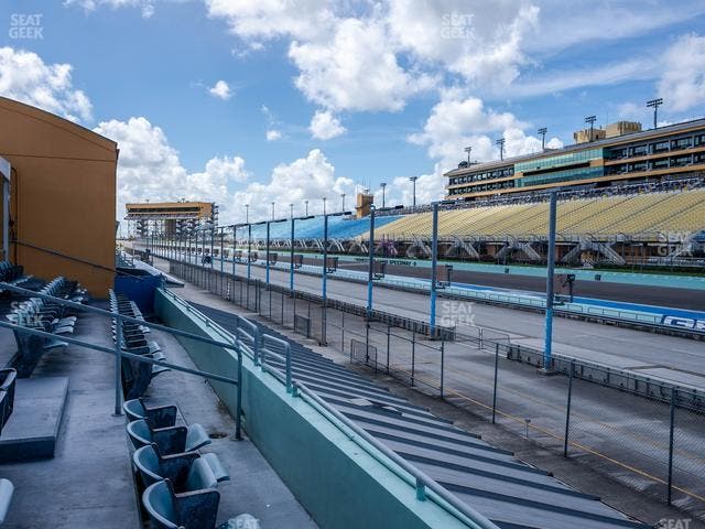 Homestead-Miami Speedway - Section Pit Road Cabana 24 Seat View