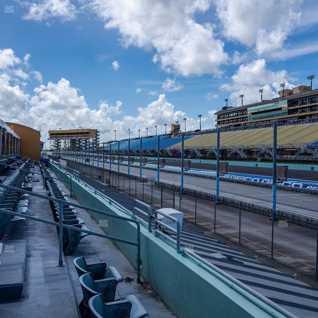 Homestead-Miami Speedway - Section Pit Road Cabana 27 Seat View