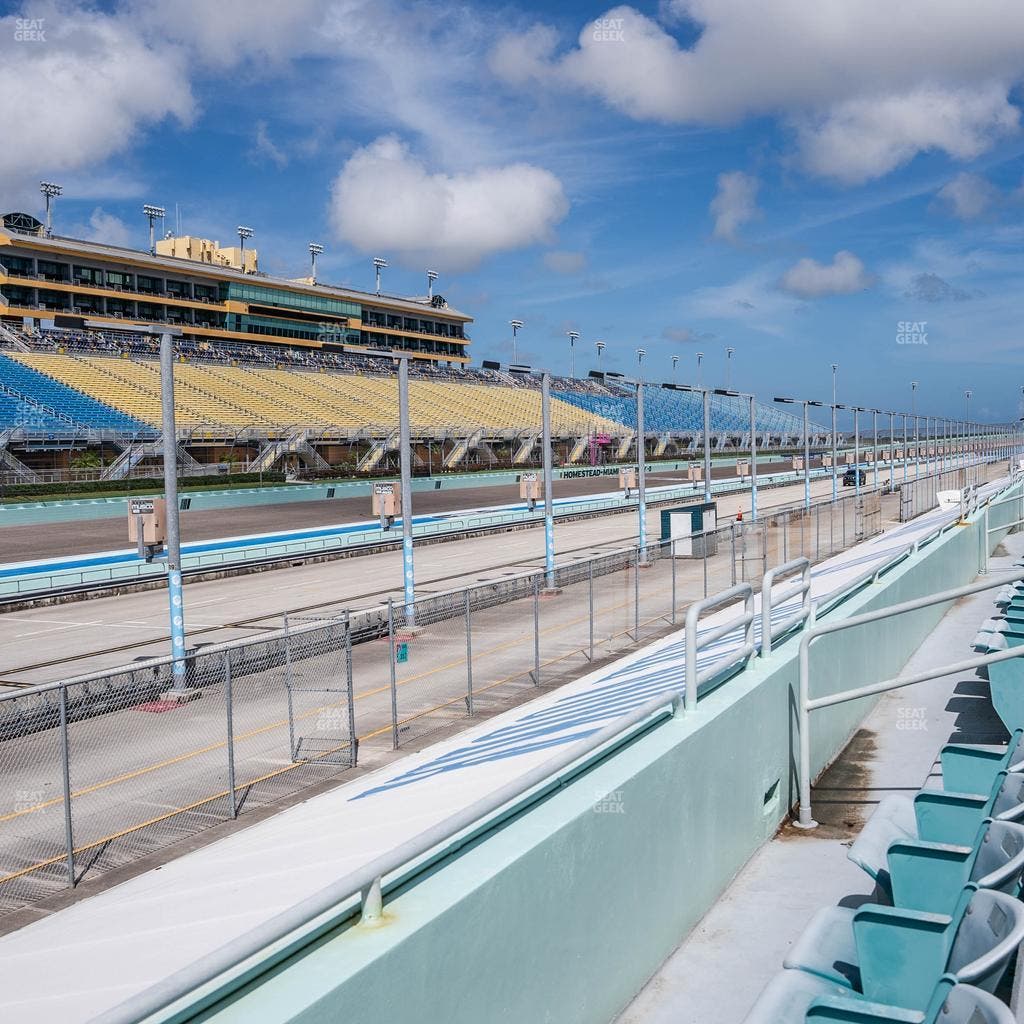 Homestead-Miami Speedway - Section Pit Road Cabana 3 Seat View