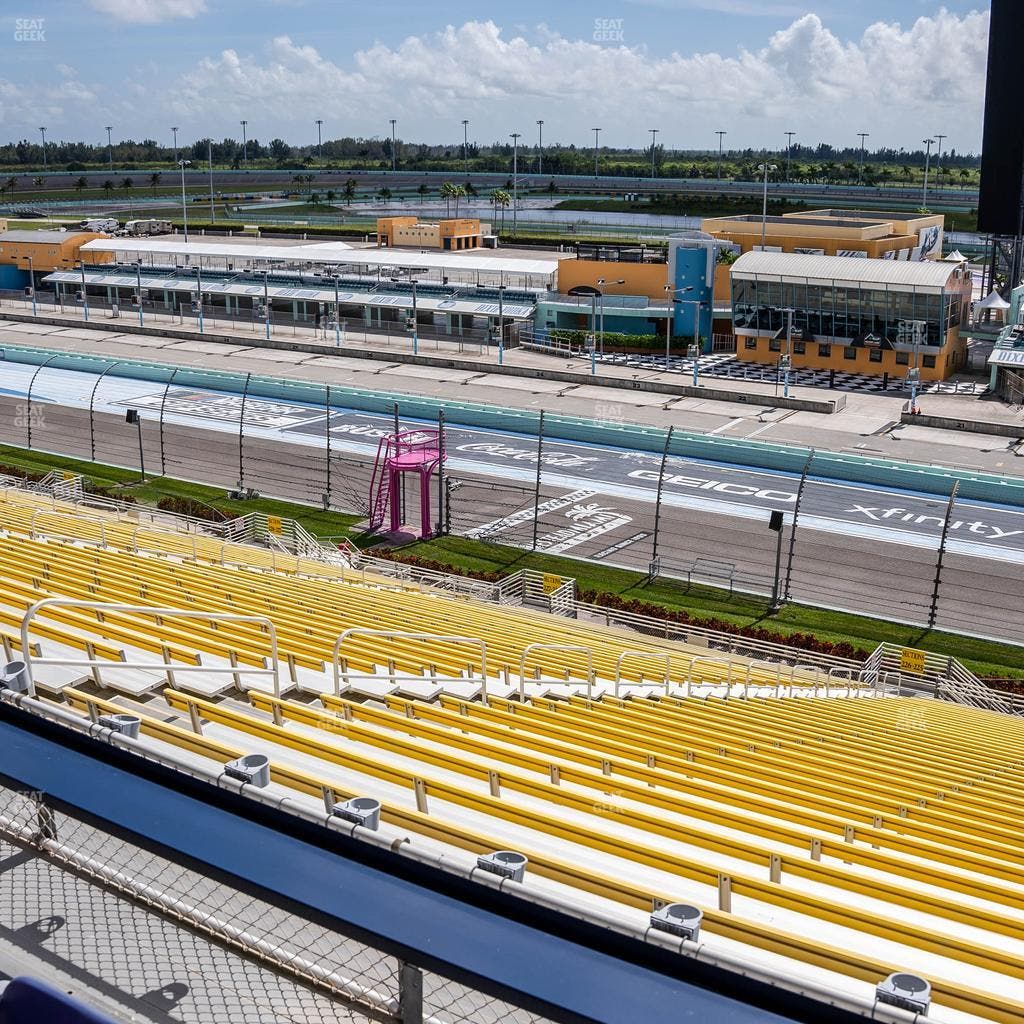 Homestead-Miami Speedway - Section Speedway Club 325 Seat View