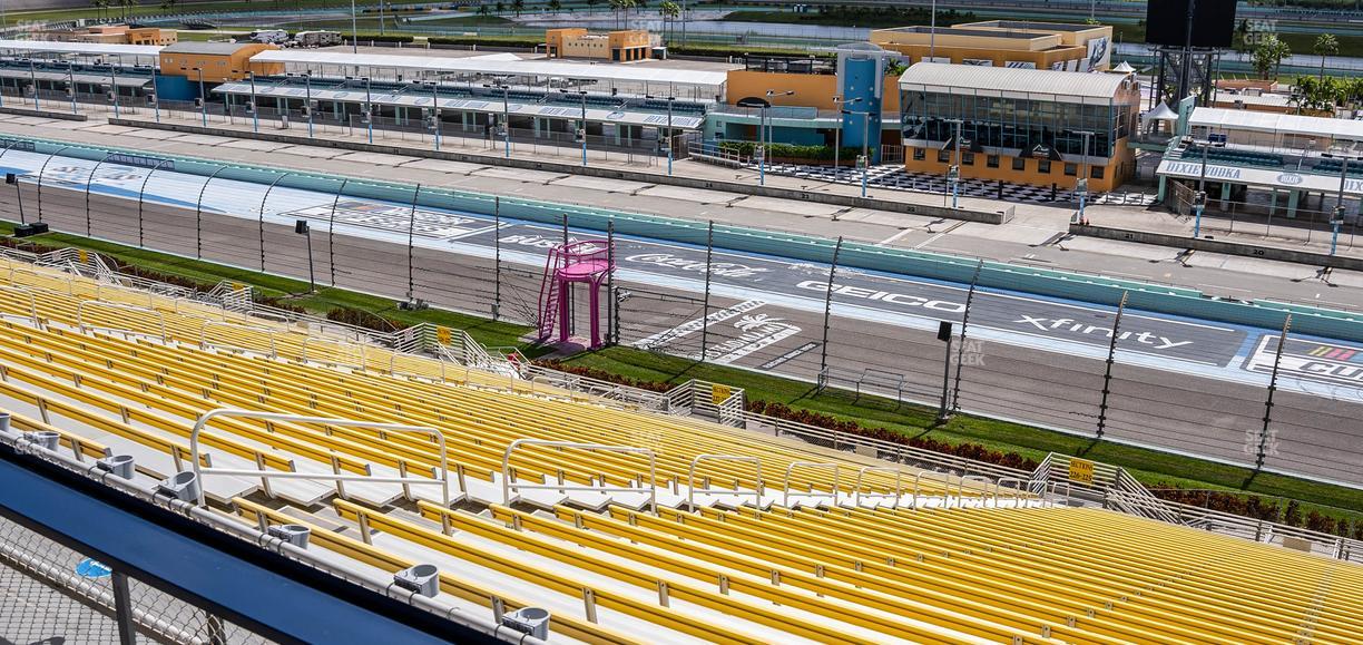 Homestead-Miami Speedway - Section Speedway Club 325 Seat View