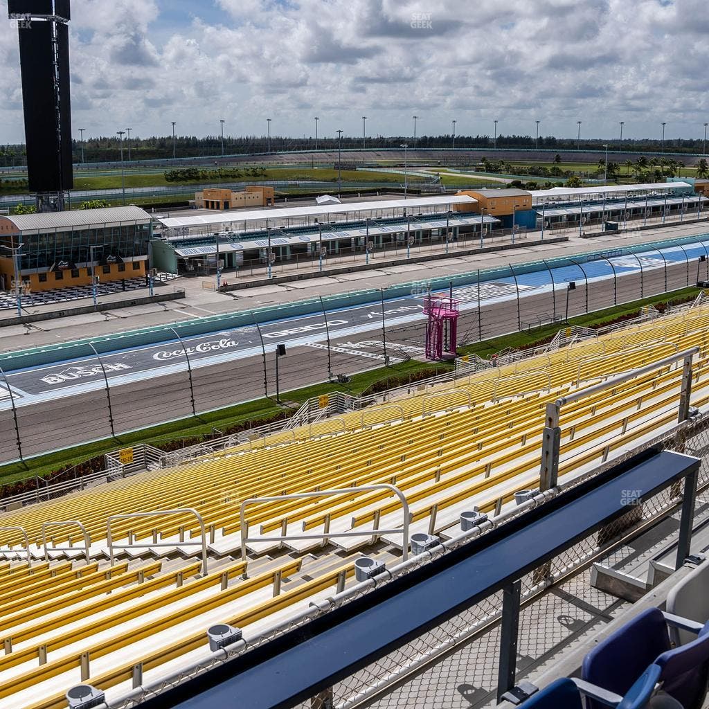 Homestead-Miami Speedway - Section Speedway Club 333 Seat View