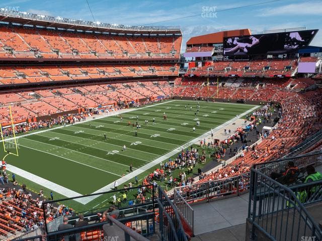 Huntington Bank Field - Section Club 301 Seat View