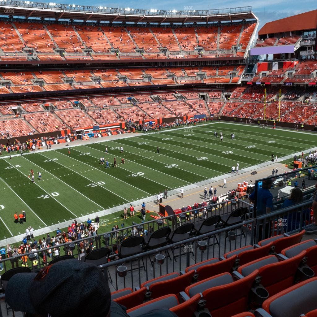 Huntington Bank Field - Section Club 305 Seat View