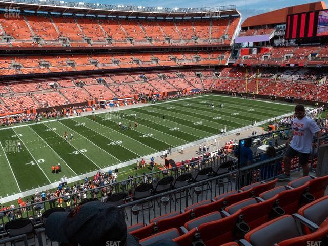 Huntington Bank Field - Section Club 305 Seat View